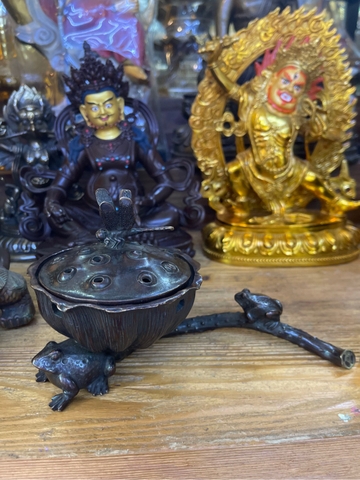 Lư Xông Khói  Hoa Sen_Thiềm Thừ 20x12cm-800gr