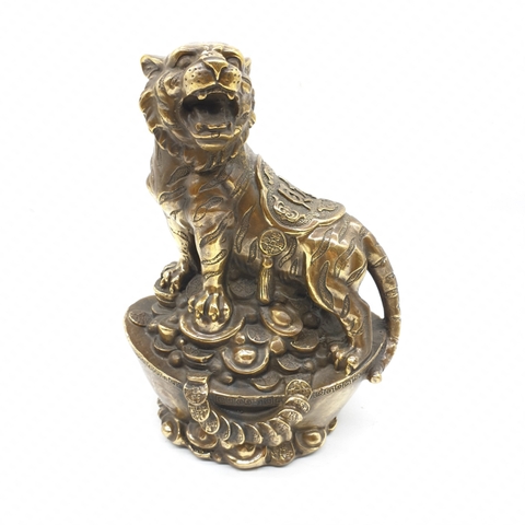Hổ Đứng Thỏi Vàng_Chất liệu Vàng Đồng_22x15cm_Tượng Phong Thủy