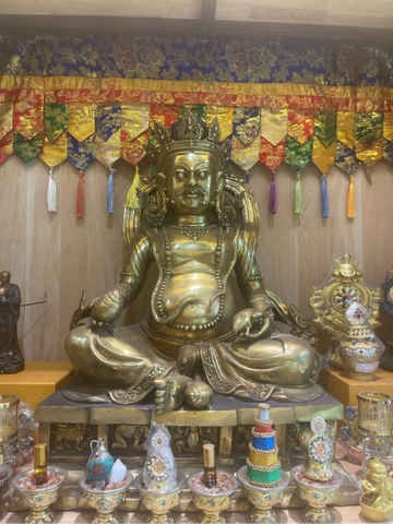 Tượng Hoàng Thần Tài đài loan