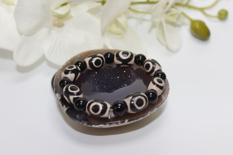 Chuỗi Đá Dzi 3 Mắt Đen Chèn Hạt Đen Đeo Tay_12ly