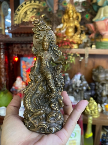 Tượng Quan Âm Tự Tại Bồ Tát_Chất liệu Đồng Nâu Dạ Cổ Ngồi Đá_Cao 18cm
