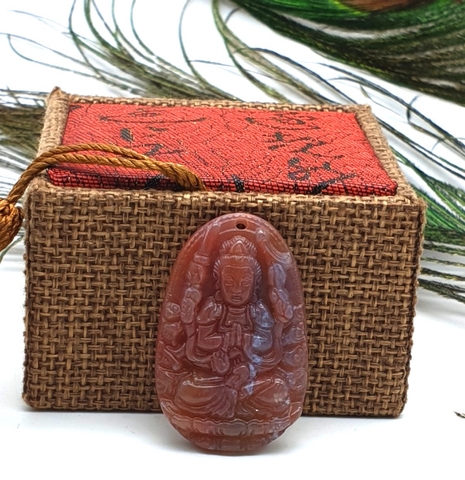 Phật Phật Bổn Mệnh Thiên Thủ Thiên Nhãn_Đá Màu Đỏ 49x31mm