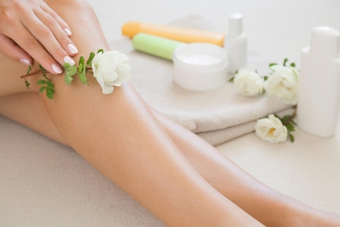 CÁCH DƯỠNG DA TAY CHÂN SÁNG MỊN KHÔNG BỊ KHÔ NỨT NẺ