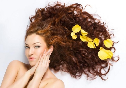 CÁCH KHẮC PHỤC TÌNH TRẠNG RỤNG TÓC NHIỀU KHI GỘI ĐẦU