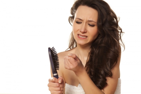 RỤNG TÓC NHIỀU CÓ NGUY HIỂM KHÔNG? CÁCH CHỮA RỤNG TÓC HIỆU QUẢ