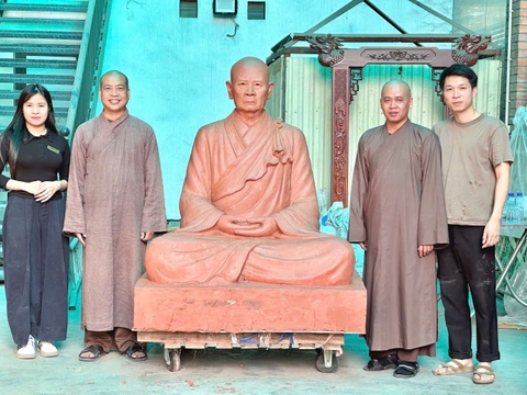 Đúc đồng dương quang hà tiếp đón thầy chùa về duyệt mẫu đất vị chưởng lão hòa thượng