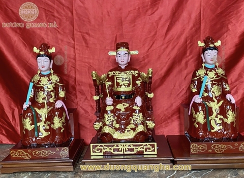 Tượng nữ thần và ngài tiến sỹ tại Hải Dương