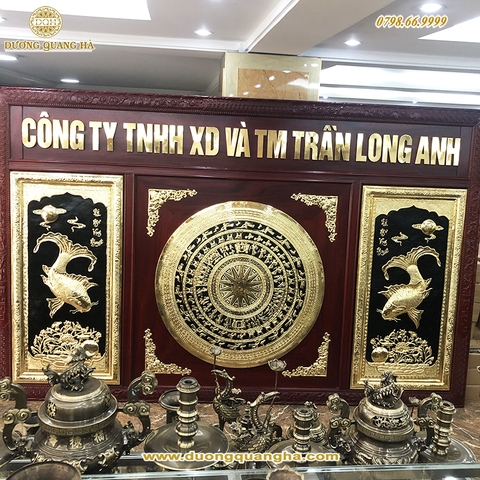 Tranh mặt trống đồng và cá chép mạ vàng 24k