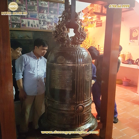 Chuông đồng đúc nặng 500kg