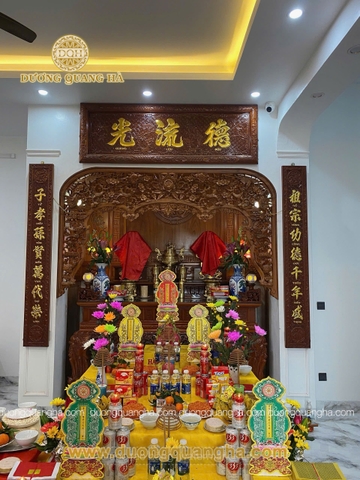 An vị 2 pho tượng truyền thần dát vàng cho quý khách hàng