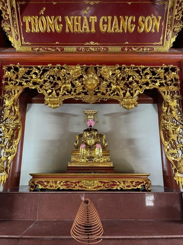 Tượng Vua Đinh Tiên Hoàng 97cm an vị đình làng An Mỹ-Hà Nội
