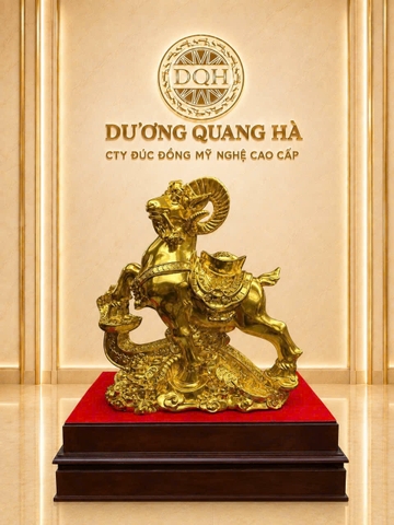 Tượng dê đứng trên gậy như ý