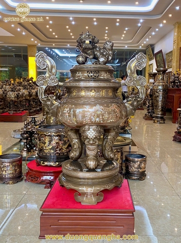 Đỉnh tai mây đồng đỏ  khảm tam khí dát điểm vàng- 1m35