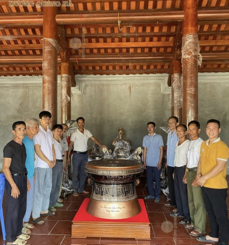 Đúc đồng Dương Quang Hà đồng hành cùng khách hàng mang những bộ đồ thờ về cho quê hương