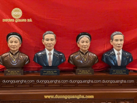 Tượng truyền thần Vẽ Phấn Diện