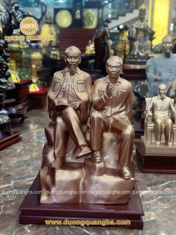 Bác Hồ - Bác Giáp Ngồi Bệ Đá