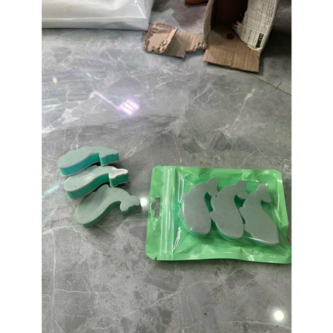 Cục tẩy cặn Canxi LAZY Bread - Đánh bay cặn canxi, vết bẩn bám mép kính cực nhanh, hiệu quả và an toàn, không trầy xước.