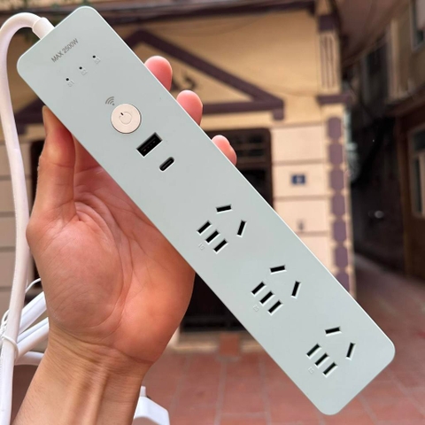 Ổ điện thông minh Wi-Fi hãng DELIXI, điều khiển qua app Tuya,hẹn giờ độc lập, cổng C 20W + 3 ổ 220V