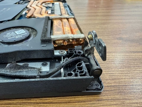 Sửa Bản Lề Laptop Tân Kỳ Tân Quý