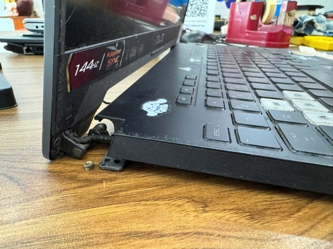Thay bản lề laptop giá tốt nhất