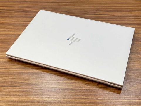 Laptop HP Elitebook 860 G9