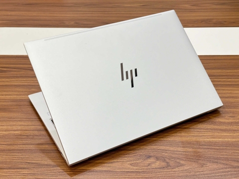Laptop HP Elitebook 860 G9