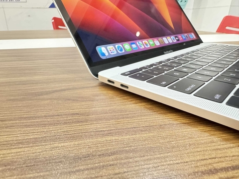 Macbook Pro 13 Inch 2017