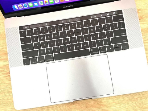 Macbook Pro Retina 15 Inch 2017 Touch Bar