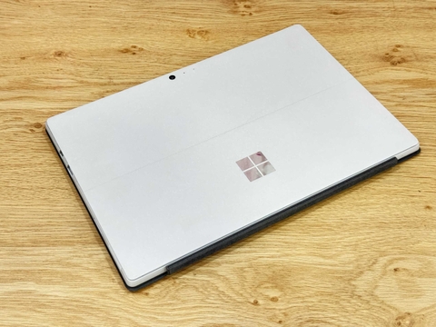 Surface Pro 5 | Core i7-7660U | RAM 8GB | SSD 256GB | 12.3 QHD