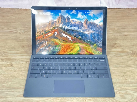 Surface Pro 5 | Core i7-7660U | RAM 8GB | SSD 256GB | 12.3 QHD