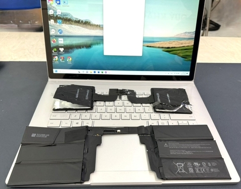 Thay Pin Surface Laptop 1
