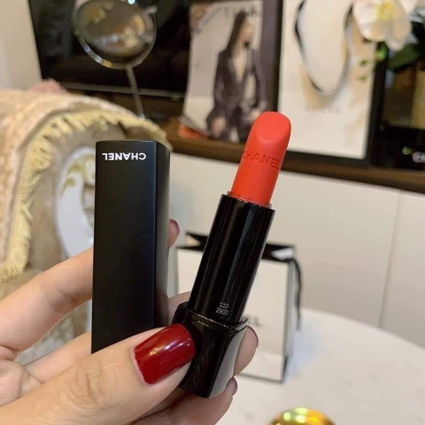 Son Chanel Rouge allure velvet extreme 𝟏𝟏𝟎 𝐈𝐦𝐩𝐫𝐞𝐬𝐬𝐢𝐯𝐞