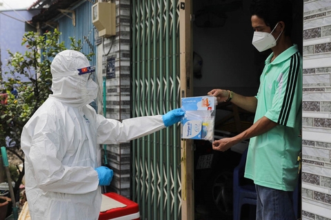 tin nóng y tế. Hà Nội: Gần 10.000 ca/ngày, 74 xã phường bật tăng lên vùng nguy cơ cao, 216 xã mất vùng xanh.