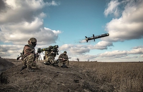 Mỹ cam kết gửi hơn 12.000 vũ khí chống tăng cho Ukraine