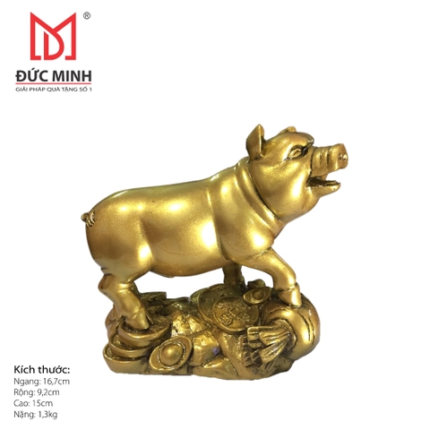 Tượng 12 con giáp Lợn đứng trên đồng tiền