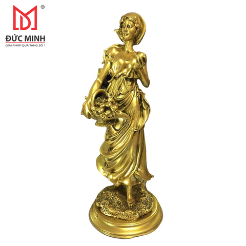 Tượng cô gái cầm giỏ trái cây