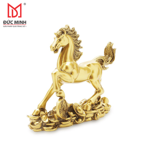 Tượng ngựa đứng trên tiền