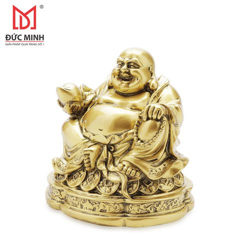 Tượng Phật Di Lặc cầm quả đào