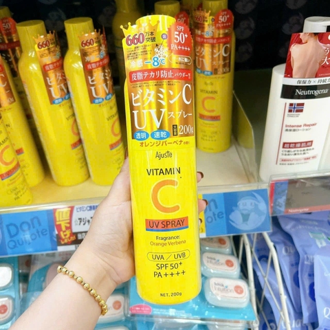 Xịt chống nắng Ajuste UV spray Vitamin C - Nhật bản