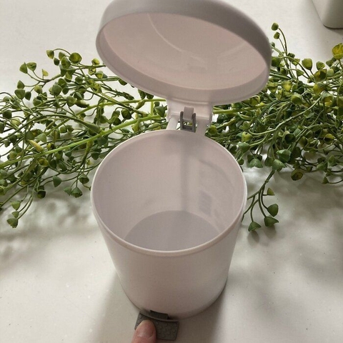 Thùng đựng rác mini nắp bật