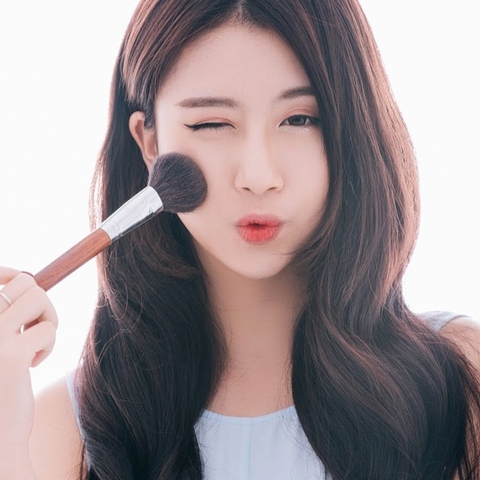 Bí quyết trang điểm nhiều da vẫn mịn của Quỳnh Anh Shyn