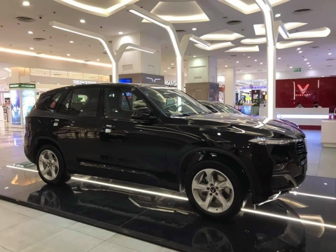 Có nên mua xe VinFast Lux SA