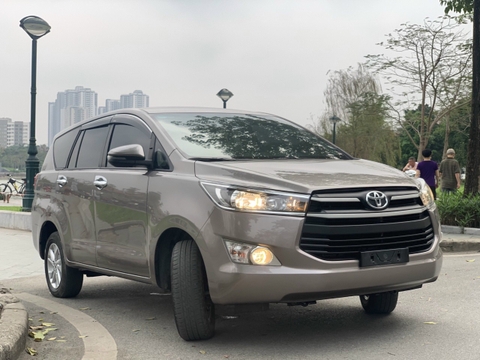 Có nên mua xe siêu lướt Toyota Innova 2.0 G AT 2020