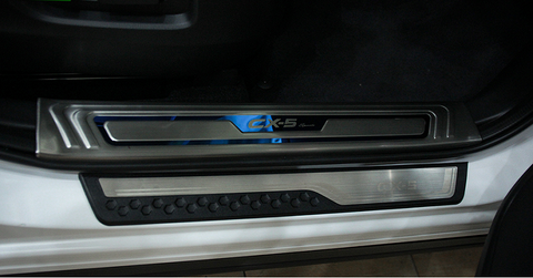 Lắp Nẹp Bước Chân & Ốp Bậc Cửa Cho Xe Ô Tô