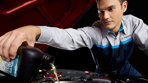 Thay dầu xe Mazda bao nhiêu lít ? Chi tiết bảng thông số thay dầu các dòng xe Mazda