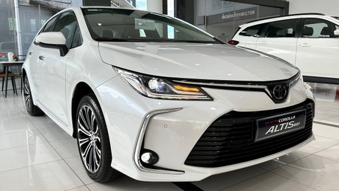 Đánh giá xe Toyota Corolla Altis 2023