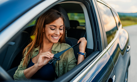 Tuân thủ quy tắc giao thông và an toàn khi lái xe ô tô