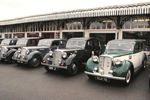 Xe Range Rover cổ tụ họp tại Bảo tàng Giao thông Whitewebbs