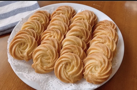 Cách làm bánh quy hạnh nhân hình hoa siêu dễ làm