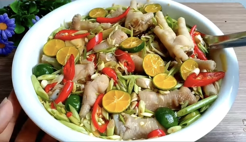 Cách làm món Chân gà ngâm sả tắc ngon khó cướng